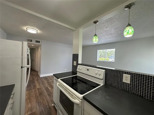 $1,595 | 2325 Arthur Street, Unit 7, Hollywood, FL 33020