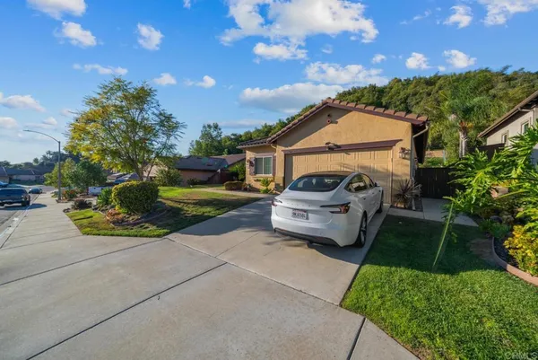 $929,998 | 3146 Willow Tree Lane, Escondido, CA 92027