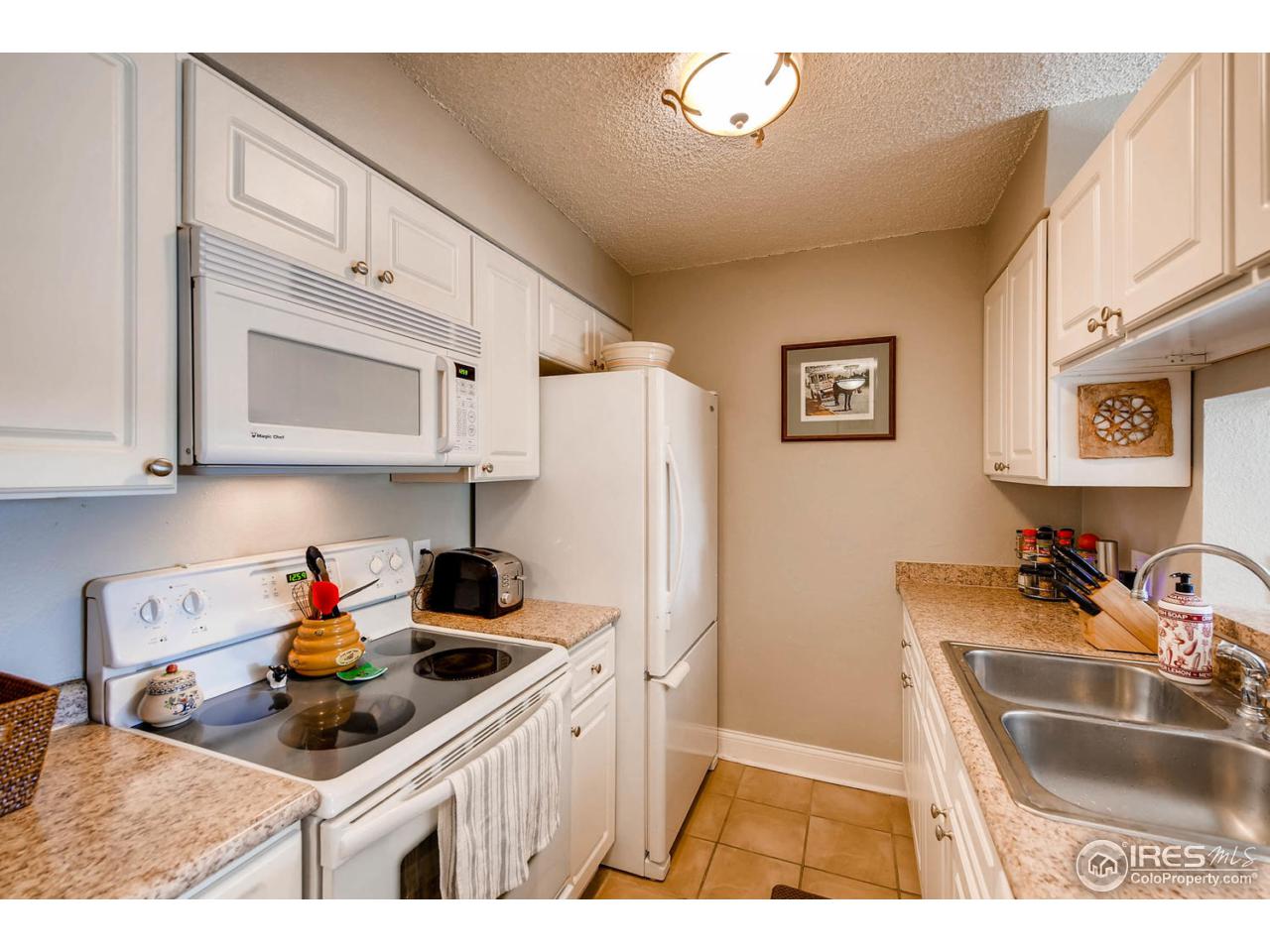 6505 Kalua Road, Unit 301 Boulder, CO 80301 - Photo 4 of 16 Kitchen