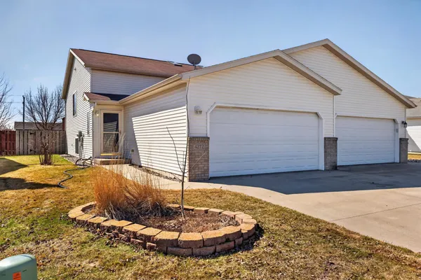 $277,500 | 4272 39 1/2 Avenue South, Fargo, ND 58104