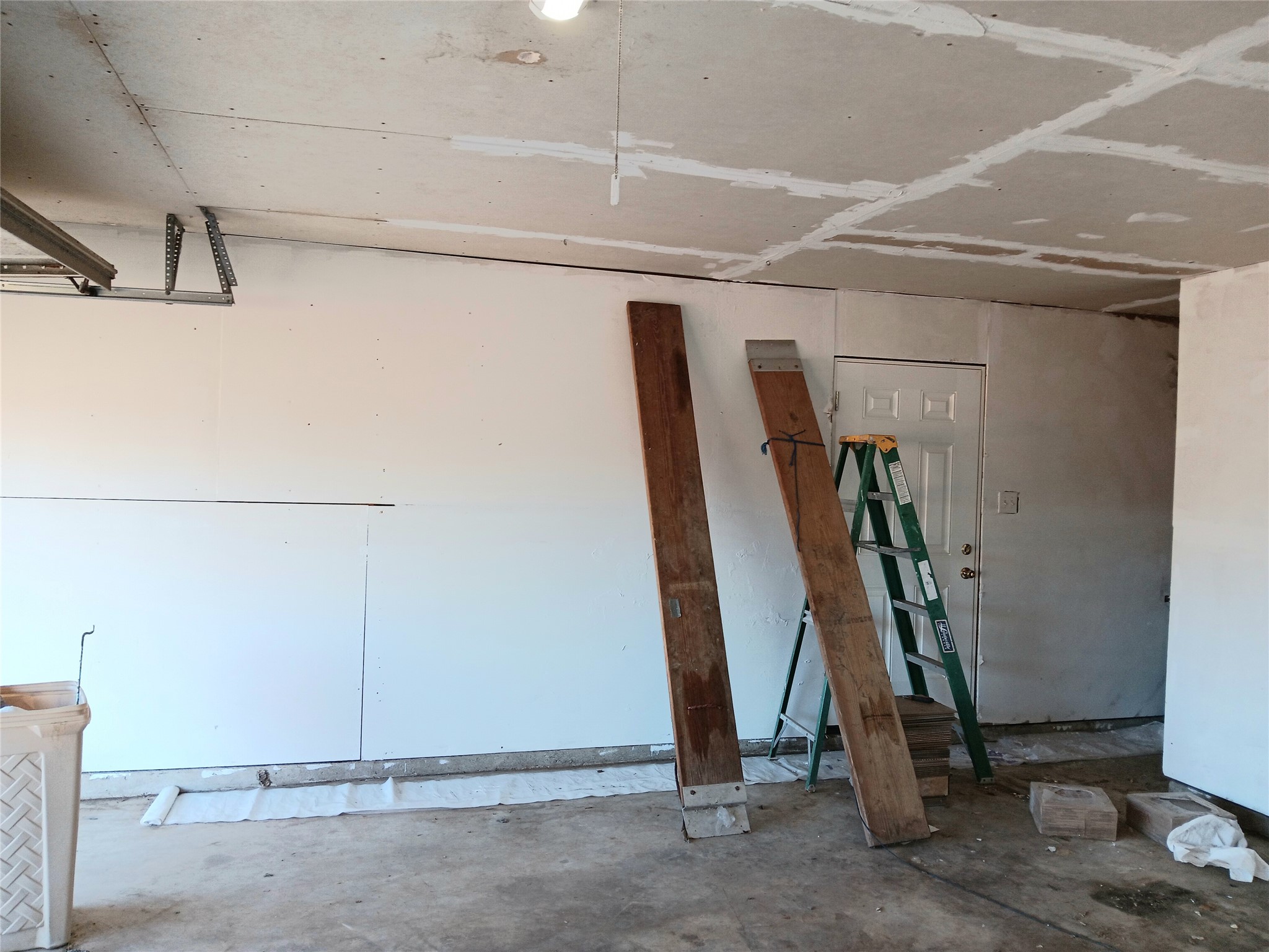 7411 Augusta Lane Rosharon, TX 77583 - Photo 38 of 38 a view of a room with gym equipment