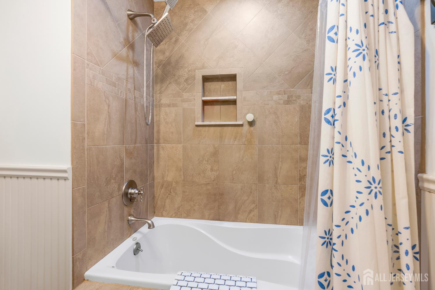 8 Hooker Avenue Middlesex, NJ 08846 - Photo 11 of 22