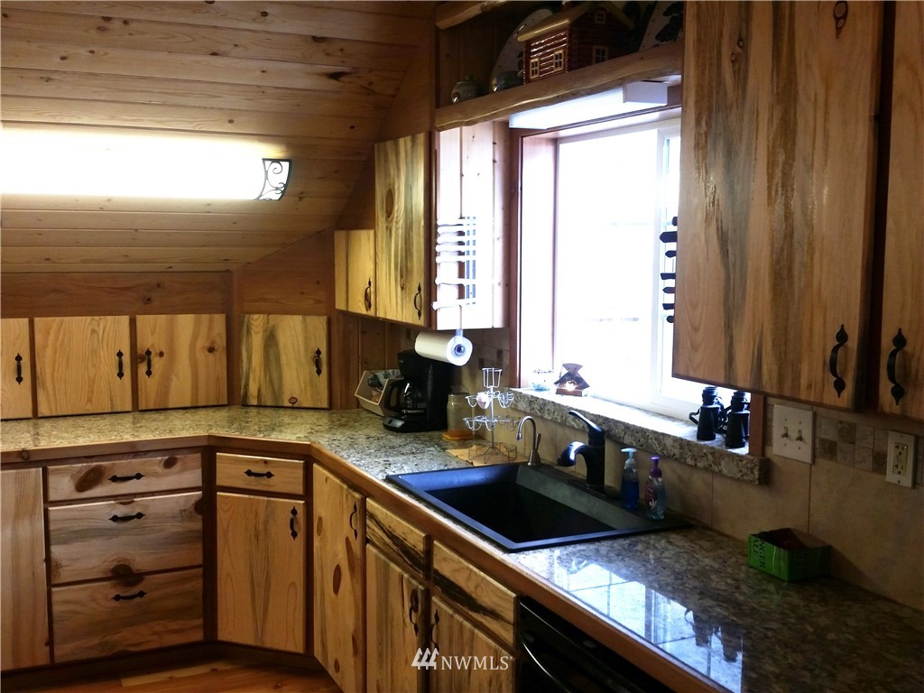 29 Hawk Ridge Road Tonasket, WA 98855 - Photo 9 of 25