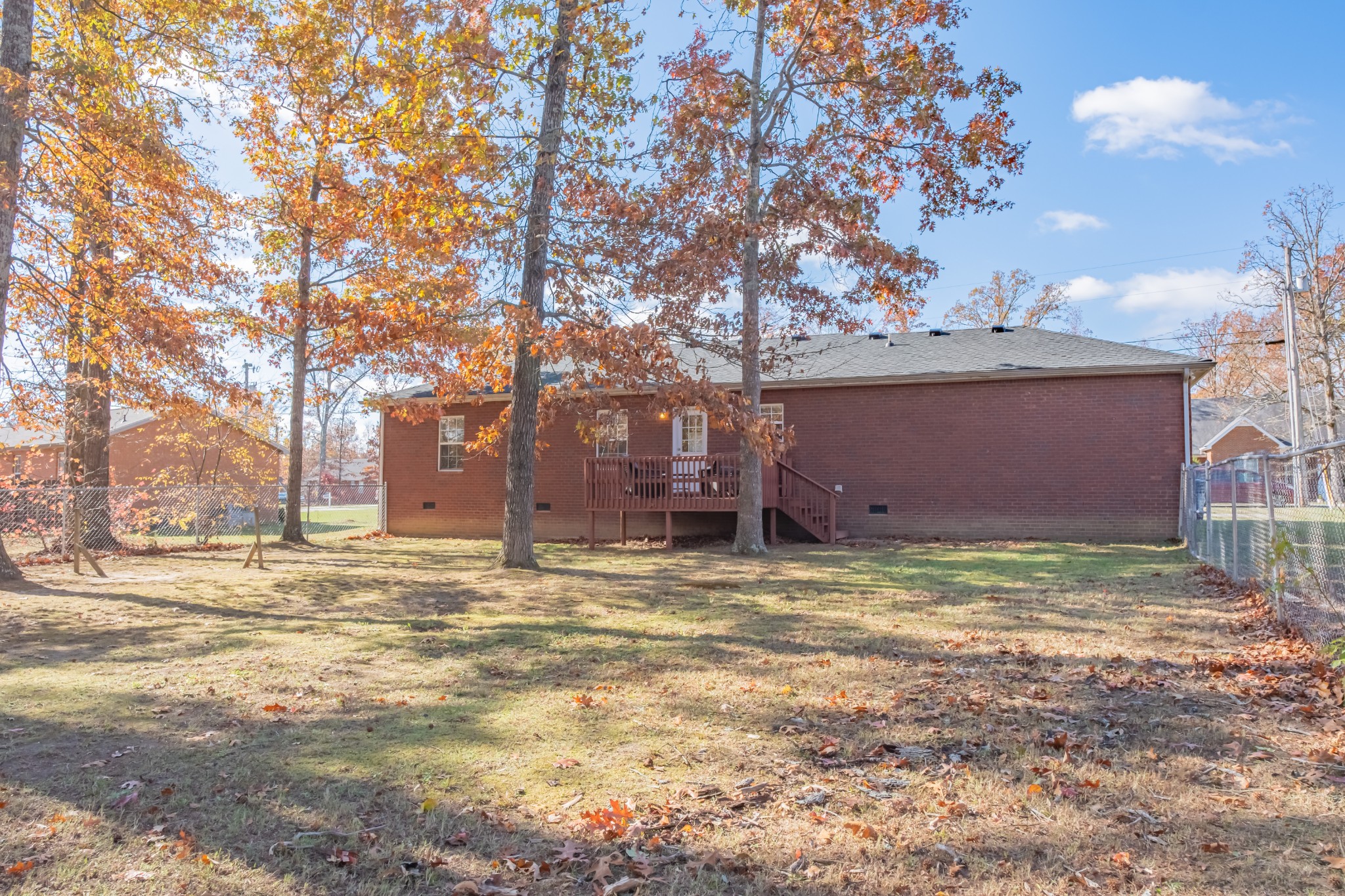353 Oak Hollow Road Manchester, TN 37355 - Photo 4 of 32 a view of a house with a yard