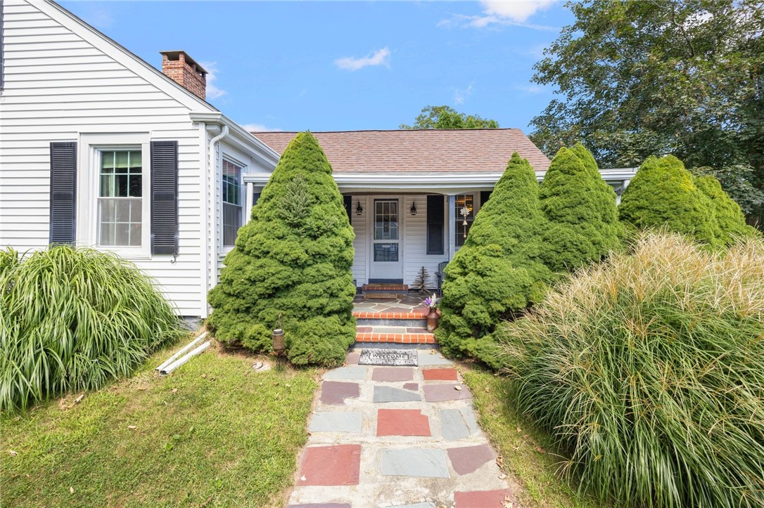449 Sconticut Neck Road Fairhaven, MA 02719 - Photo 5 of 36 Gallery Image 5