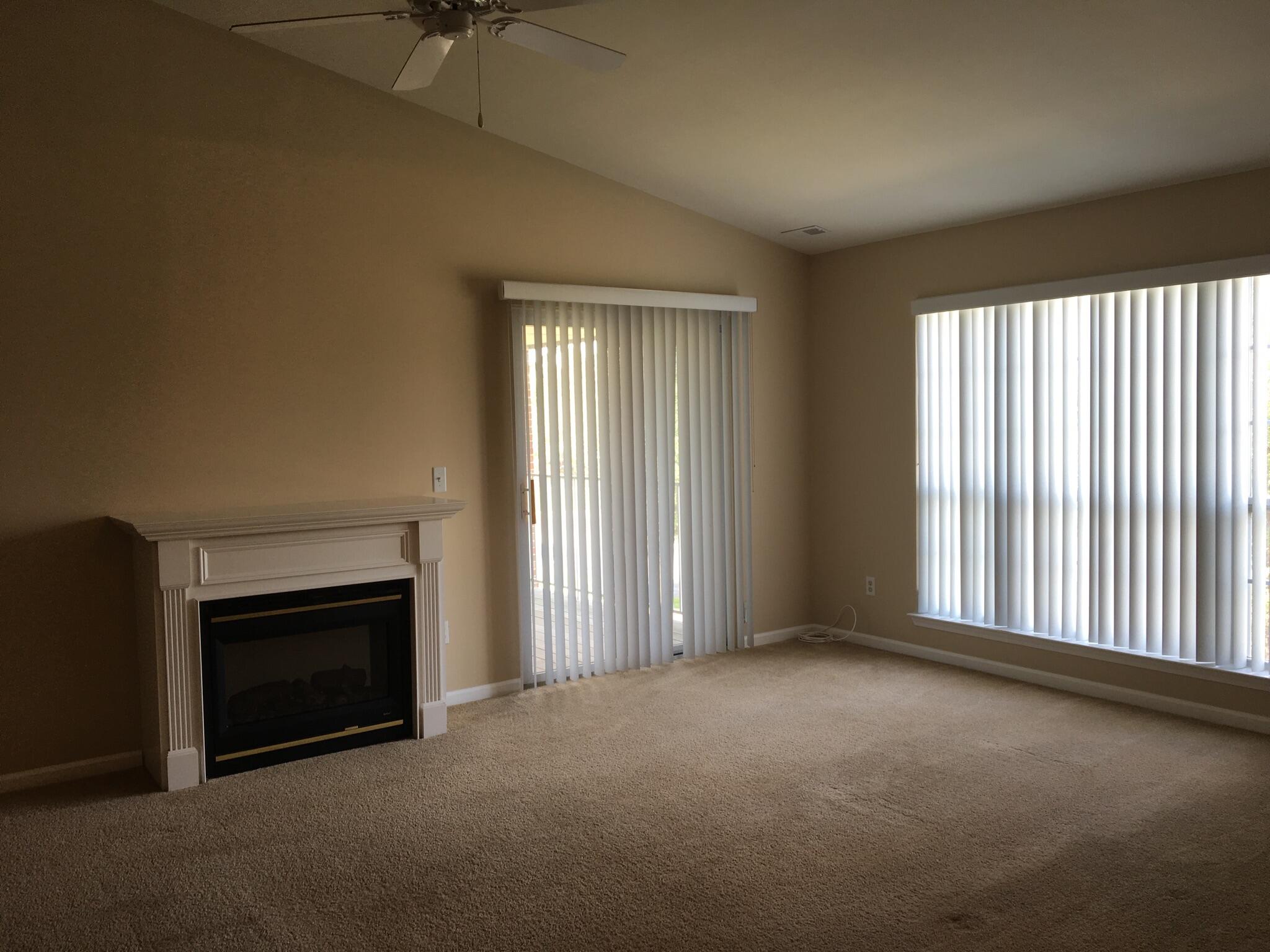 45673 Heather Ridge Drive Macomb, MI 48044 - Photo 5 of 27 IMG_1886