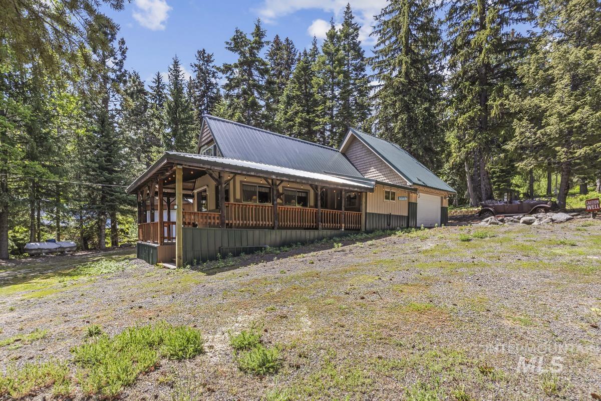 567 West Mountain Road Cascade, ID 83611 - Photo 3 of 32
