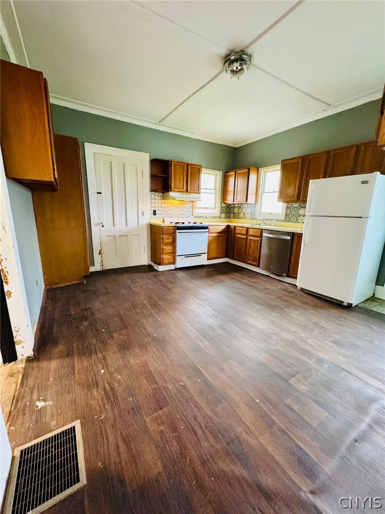 31 Grove Street Moravia, NY 13118 - Photo 3 of 27