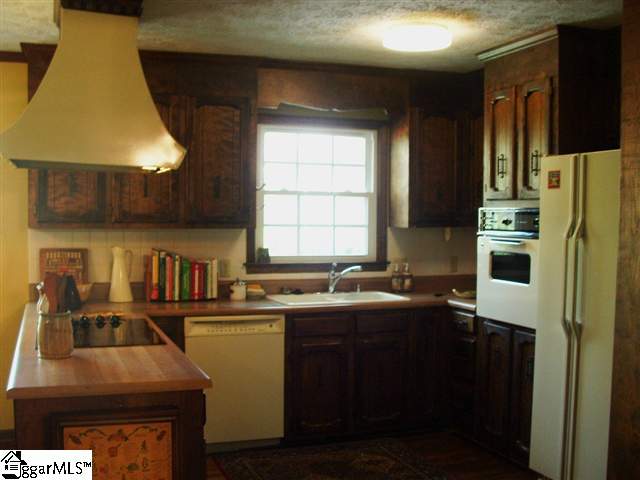 229 Covington Road Greenville, SC 29617 - Photo 3 of 19 Gallery Image 3