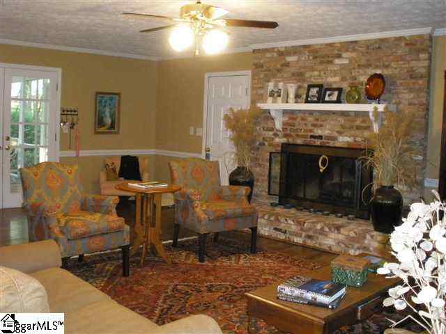 229 Covington Road Greenville, SC 29617 - Photo 7 of 19 Gallery Image 7