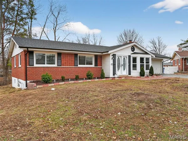 $405,000 | 131 Romine Circle, Ballwin, MO 63011