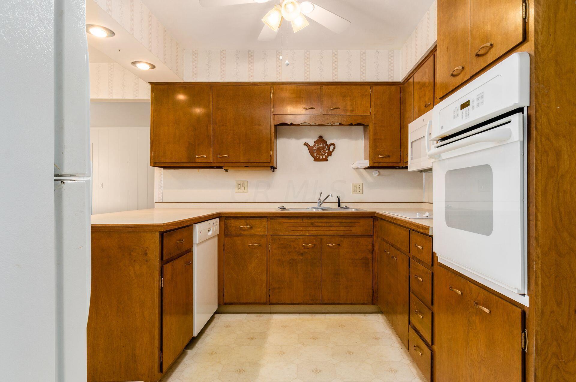 972 Lynbrook Road Columbus, OH 43235 - Photo 13 of 58 014_90ef_L 972 Lynbrook Rd029