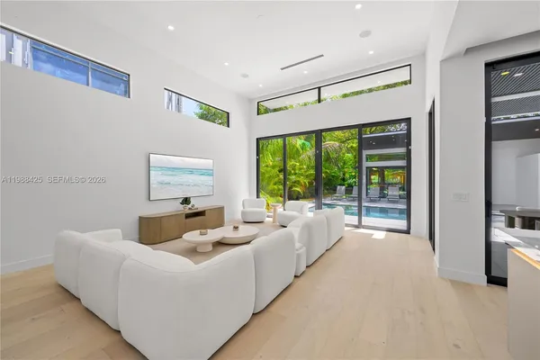 $3,299,000 | 280 Northwest 47th Street, Miami, FL 33127
