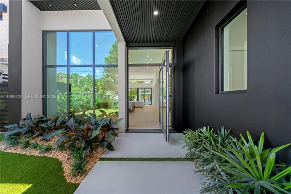 $3,299,000 | 280 Northwest 47th Street, Miami, FL 33127