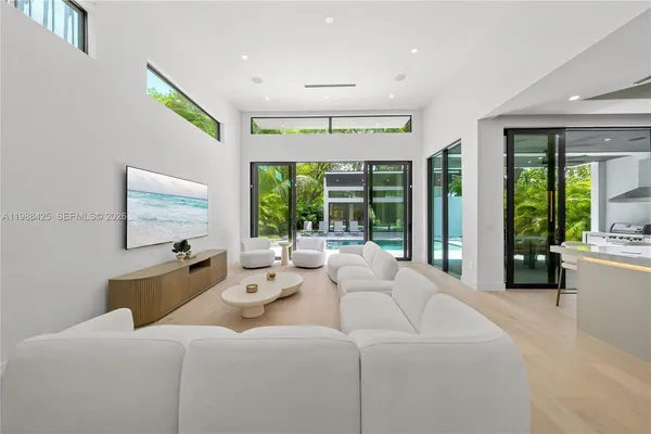 $3,299,000 | 280 Northwest 47th Street, Miami, FL 33127