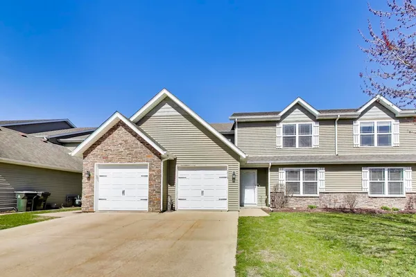 $300,000 | 1715 West River Street, Unit 1715, Dixon, IL 61021