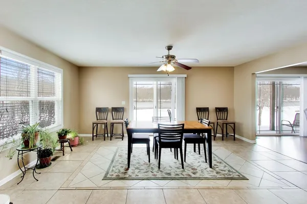 $300,000 | 1715 West River Street, Unit 1715, Dixon, IL 61021