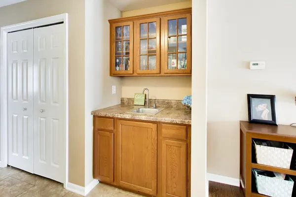 $300,000 | 1715 West River Street, Unit 1715, Dixon, IL 61021