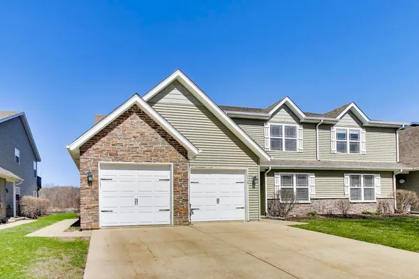 $300,000 | 1715 West River Street, Unit 1715, Dixon, IL 61021