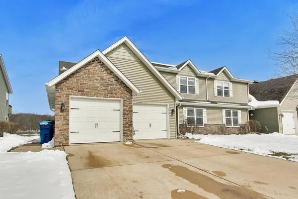 $300,000 | 1715 West River Street, Unit 1715, Dixon, IL 61021