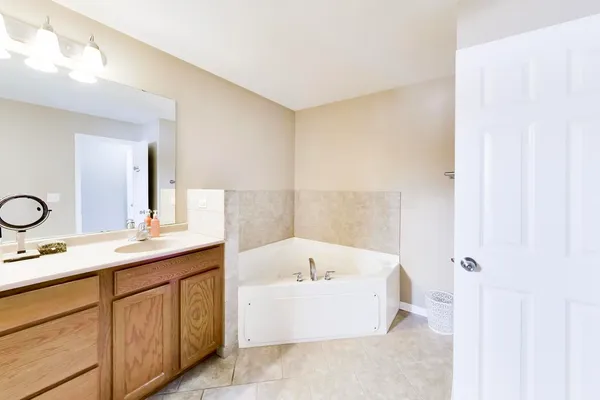 $300,000 | 1715 West River Street, Unit 1715, Dixon, IL 61021