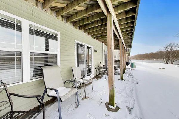 $300,000 | 1715 West River Street, Unit 1715, Dixon, IL 61021