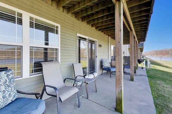 $300,000 | 1715 West River Street, Unit 1715, Dixon, IL 61021