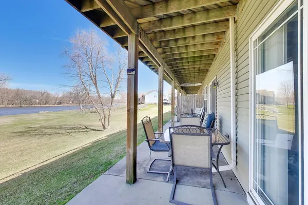 $300,000 | 1715 West River Street, Unit 1715, Dixon, IL 61021