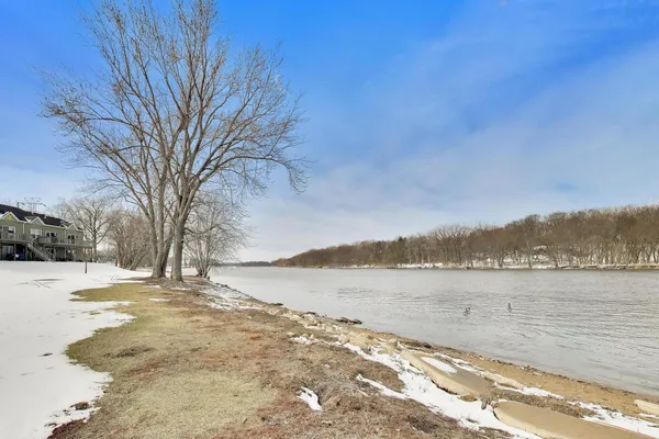 $300,000 | 1715 West River Street, Unit 1715, Dixon, IL 61021