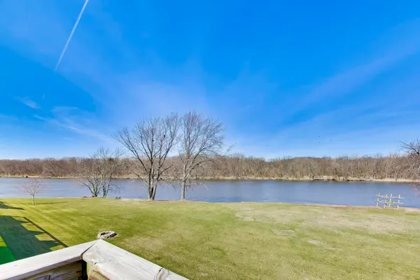 $300,000 | 1715 West River Street, Unit 1715, Dixon, IL 61021
