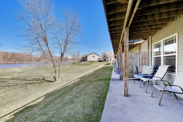 $300,000 | 1715 West River Street, Unit 1715, Dixon, IL 61021