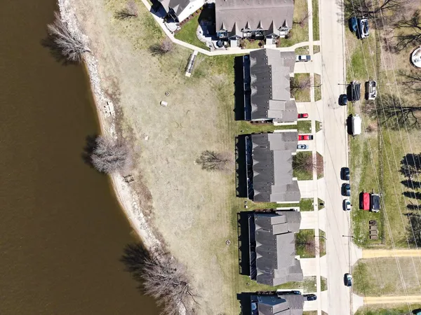 $300,000 | 1715 West River Street, Unit 1715, Dixon, IL 61021