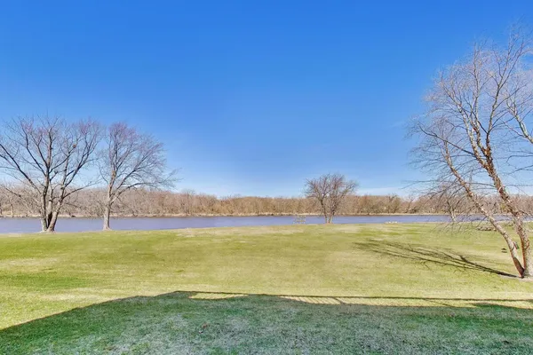 $300,000 | 1715 West River Street, Unit 1715, Dixon, IL 61021