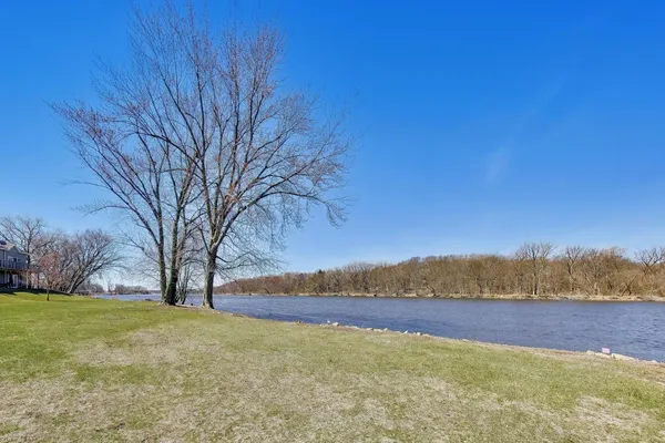 $300,000 | 1715 West River Street, Unit 1715, Dixon, IL 61021