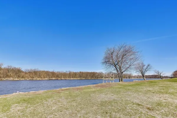 $300,000 | 1715 West River Street, Unit 1715, Dixon, IL 61021