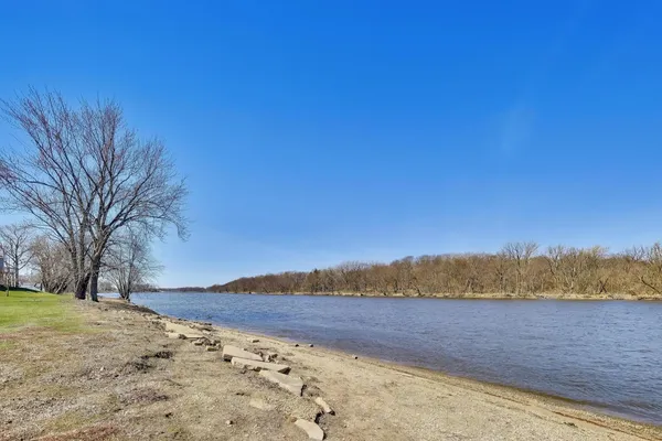 $300,000 | 1715 West River Street, Unit 1715, Dixon, IL 61021