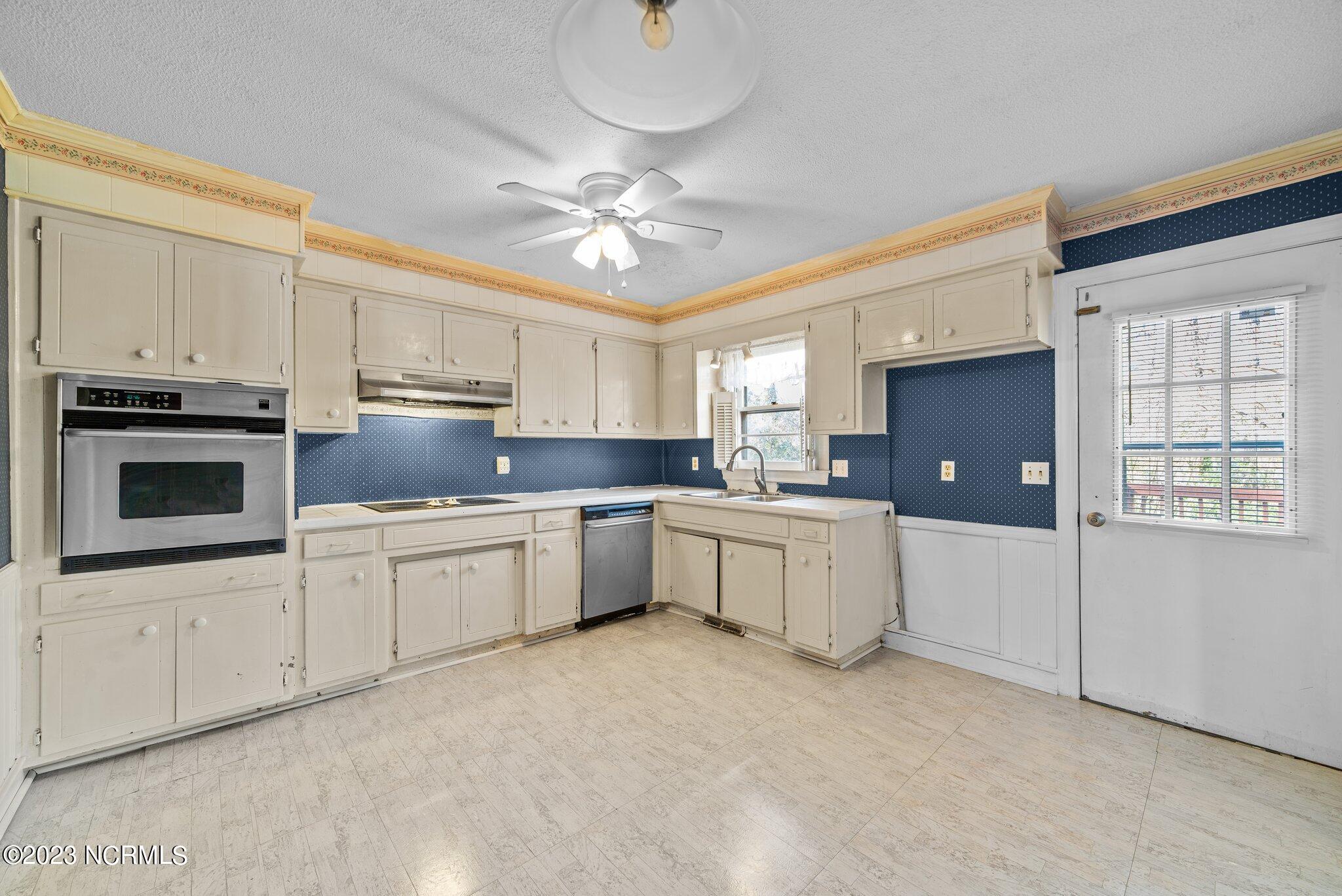 2110 Emerson Road Kinston, NC 28504 - Photo 26 of 47 26-web-or-mls-DSC_1418