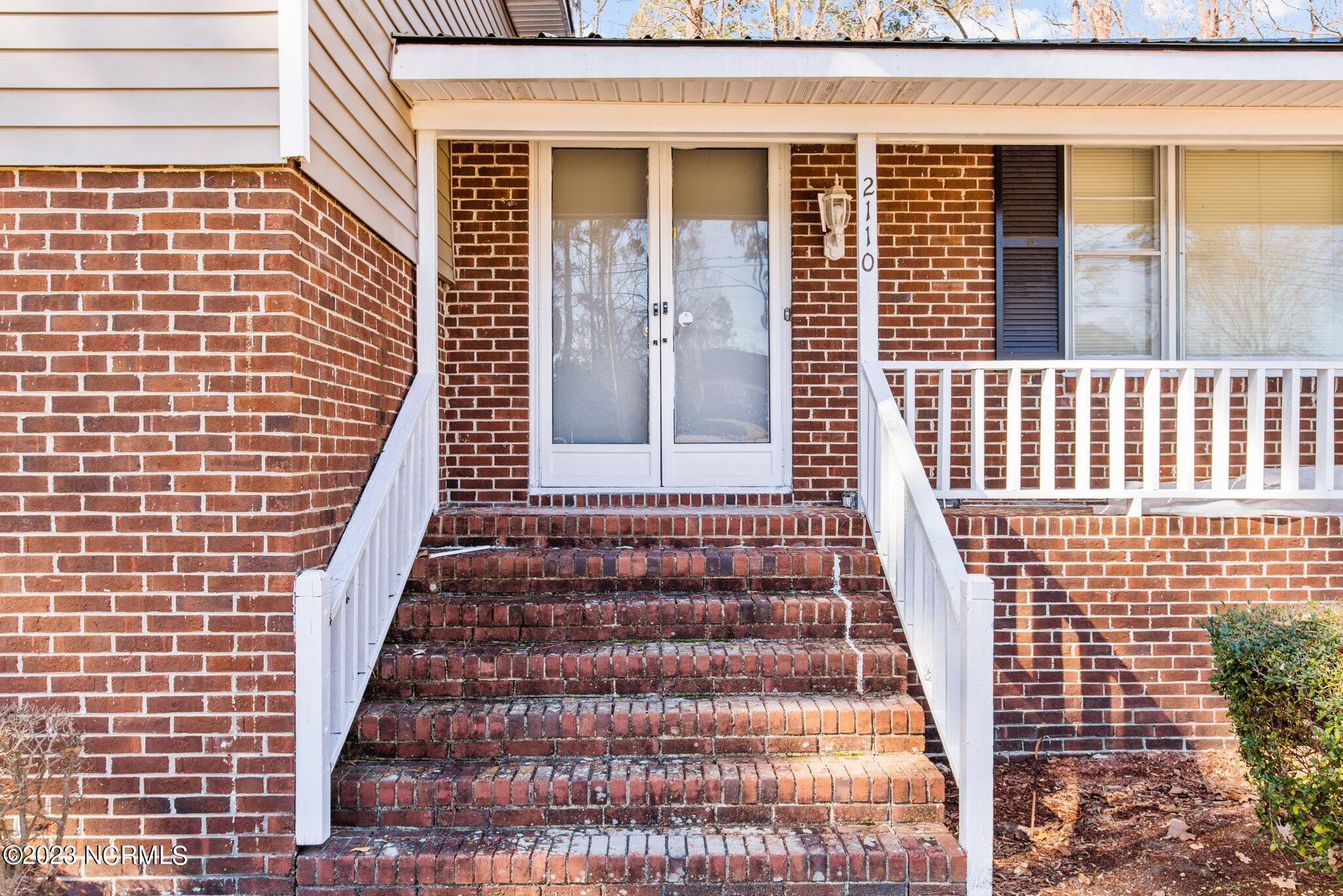 2110 Emerson Road Kinston, NC 28504 - Photo 4 of 47 4-web-or-mls-DSC_1488