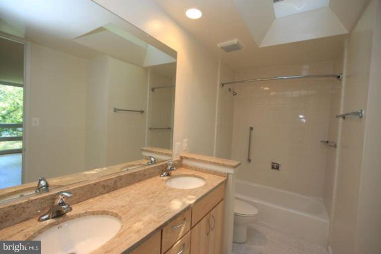 1698 Chimney House Road Reston, VA 20190 - Photo 14 of 25 Master Bath