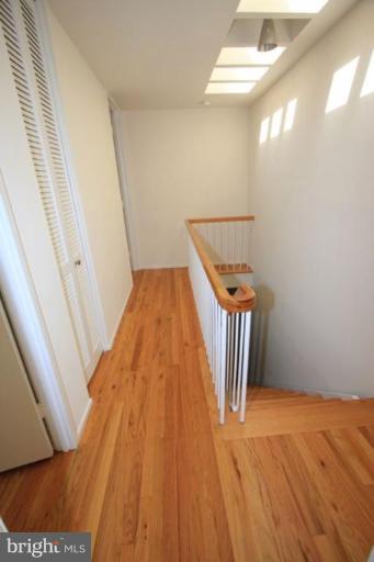 1698 Chimney House Road Reston, VA 20190 - Photo 19 of 25 Hallway