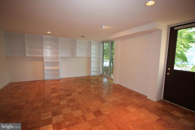 1698 Chimney House Road Reston, VA 20190 - Photo 20 of 25 Recreation Room