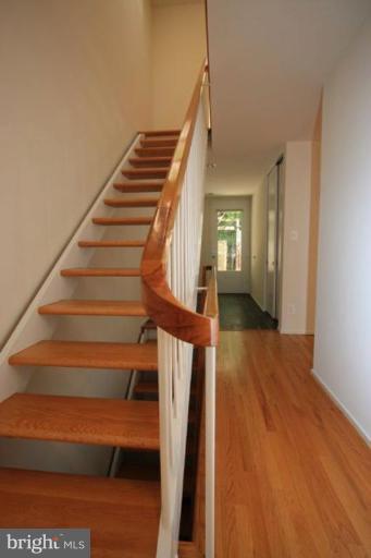 1698 Chimney House Road Reston, VA 20190 - Photo 10 of 25 Staircase