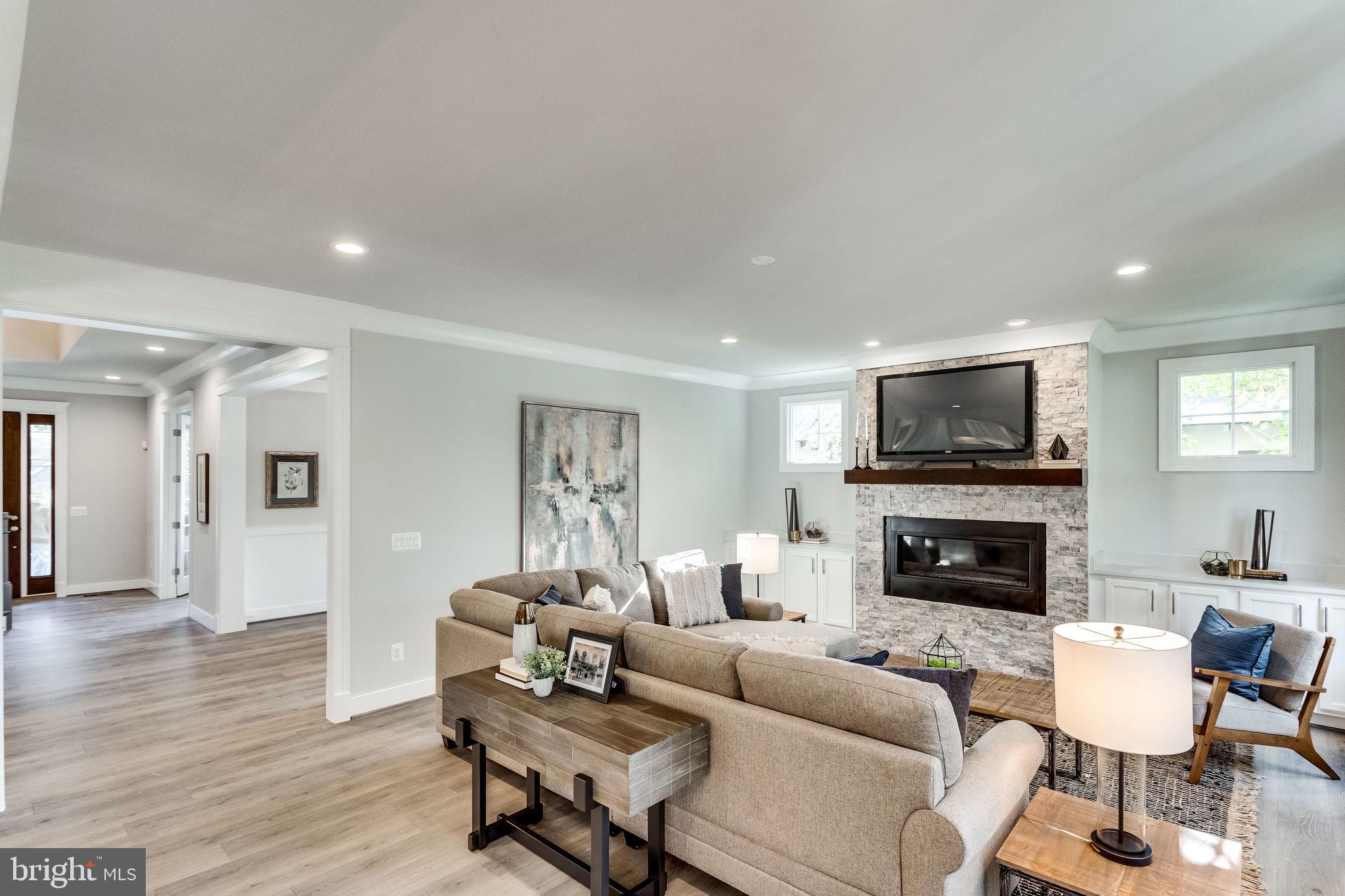 603 Marshall Road Southwest Vienna, VA 22180 - Photo 12 of 33 FAMILY ROOM