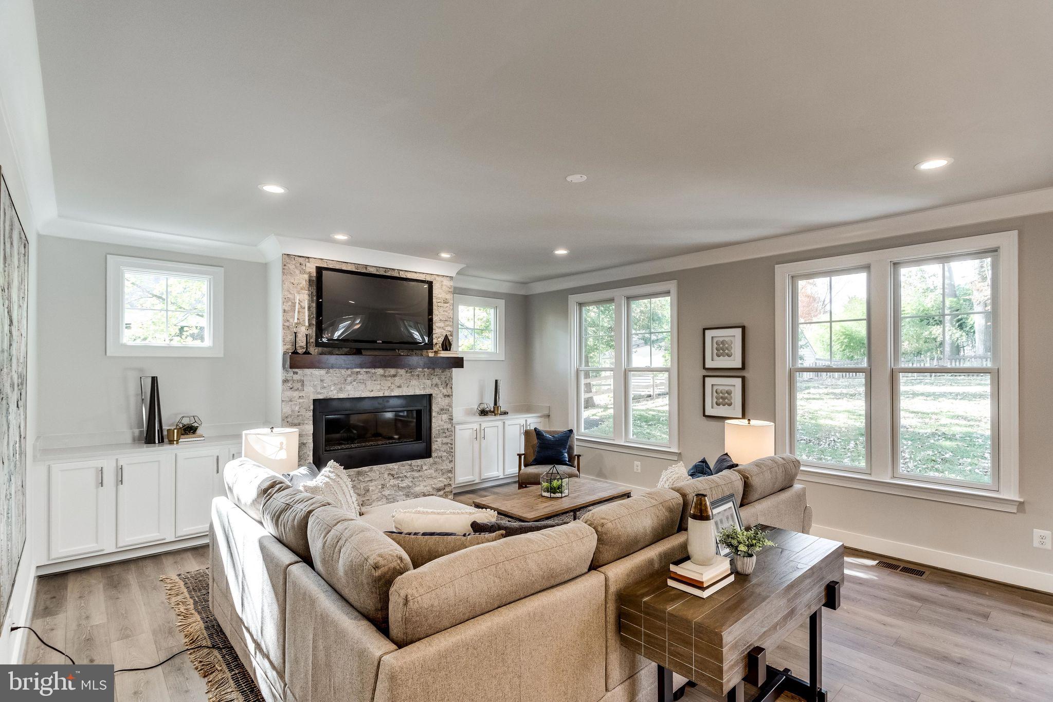 603 Marshall Road Southwest Vienna, VA 22180 - Photo 10 of 33 FAMILY ROOM WITH FIREPLACE