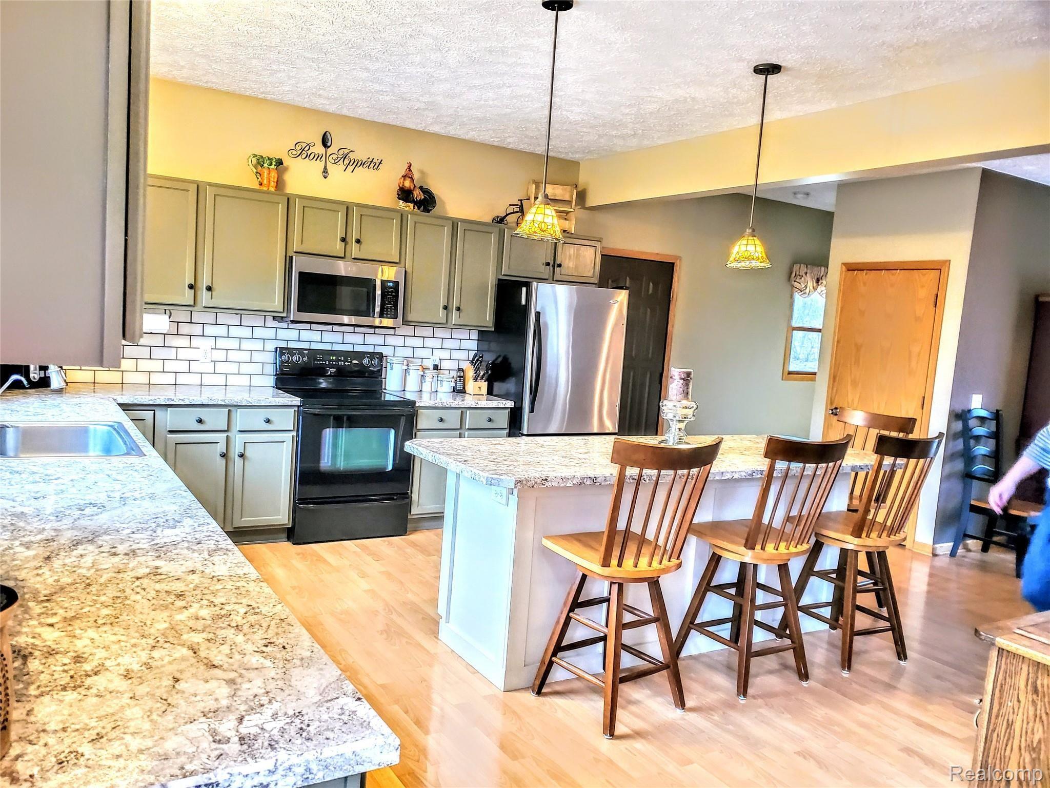 4148 Stamper Way Howell, MI 48855 - Photo 15 of 39 20200320_152014~2.jpg