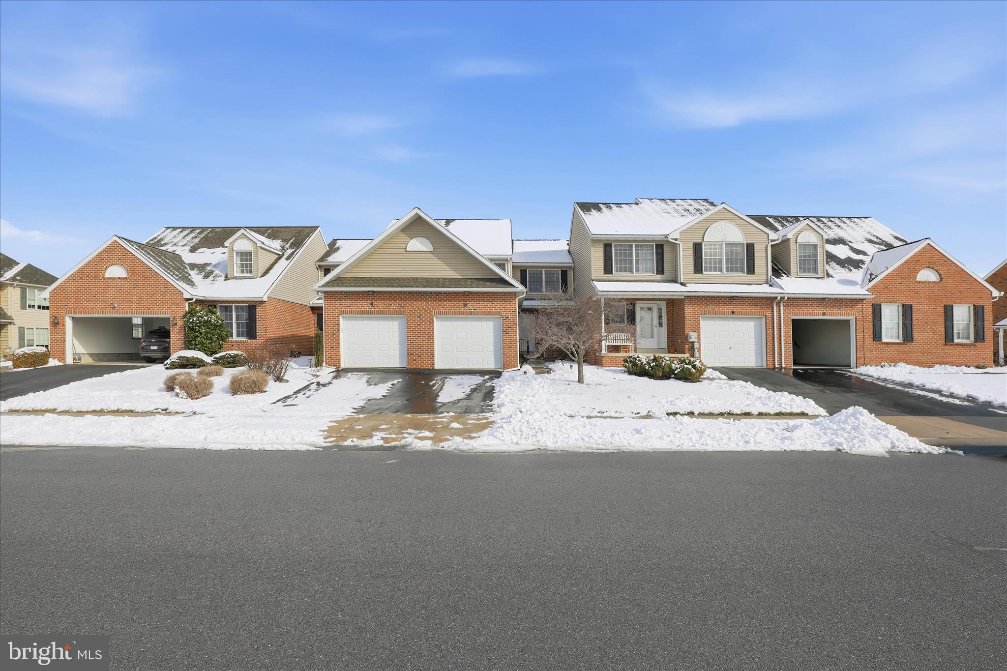 6 Spring Hill Lane Mountville, PA 17554 - Photo 2 of 39 a view of a house with a bed and wooden floor
