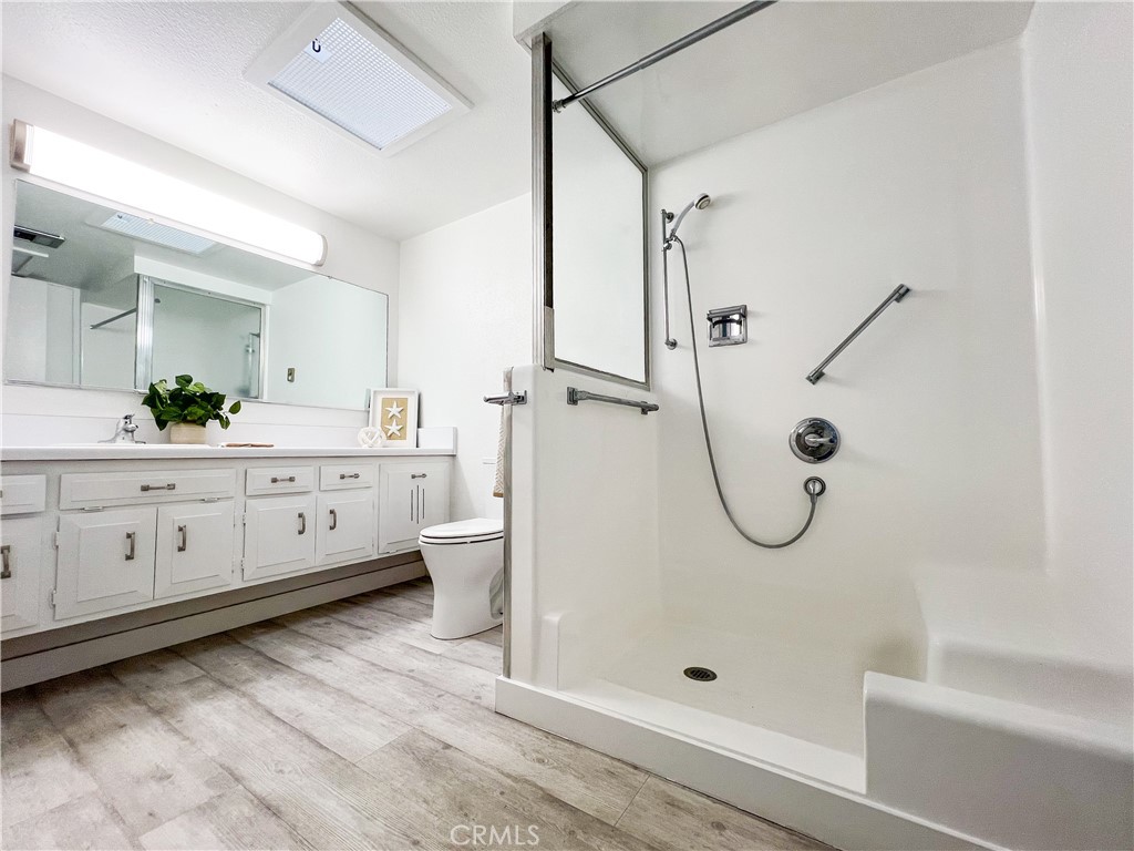 1400 Mayfield Road Seal Beach, CA 90740 - Photo 14 of 17