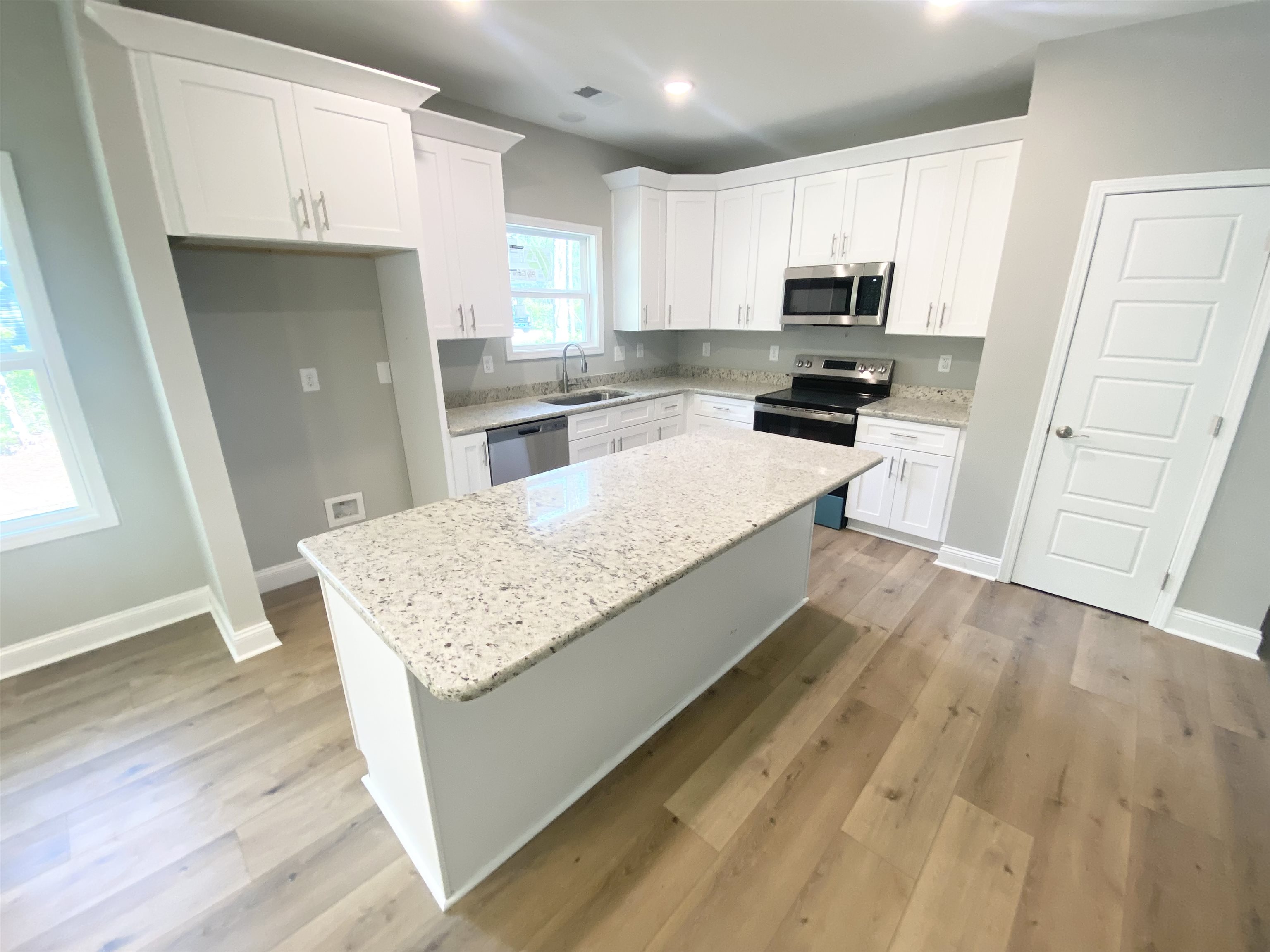 5545 Grape Arbor Lane Murrells Inlet, SC 29576 - Photo 4 of 27 Gallery Image 4