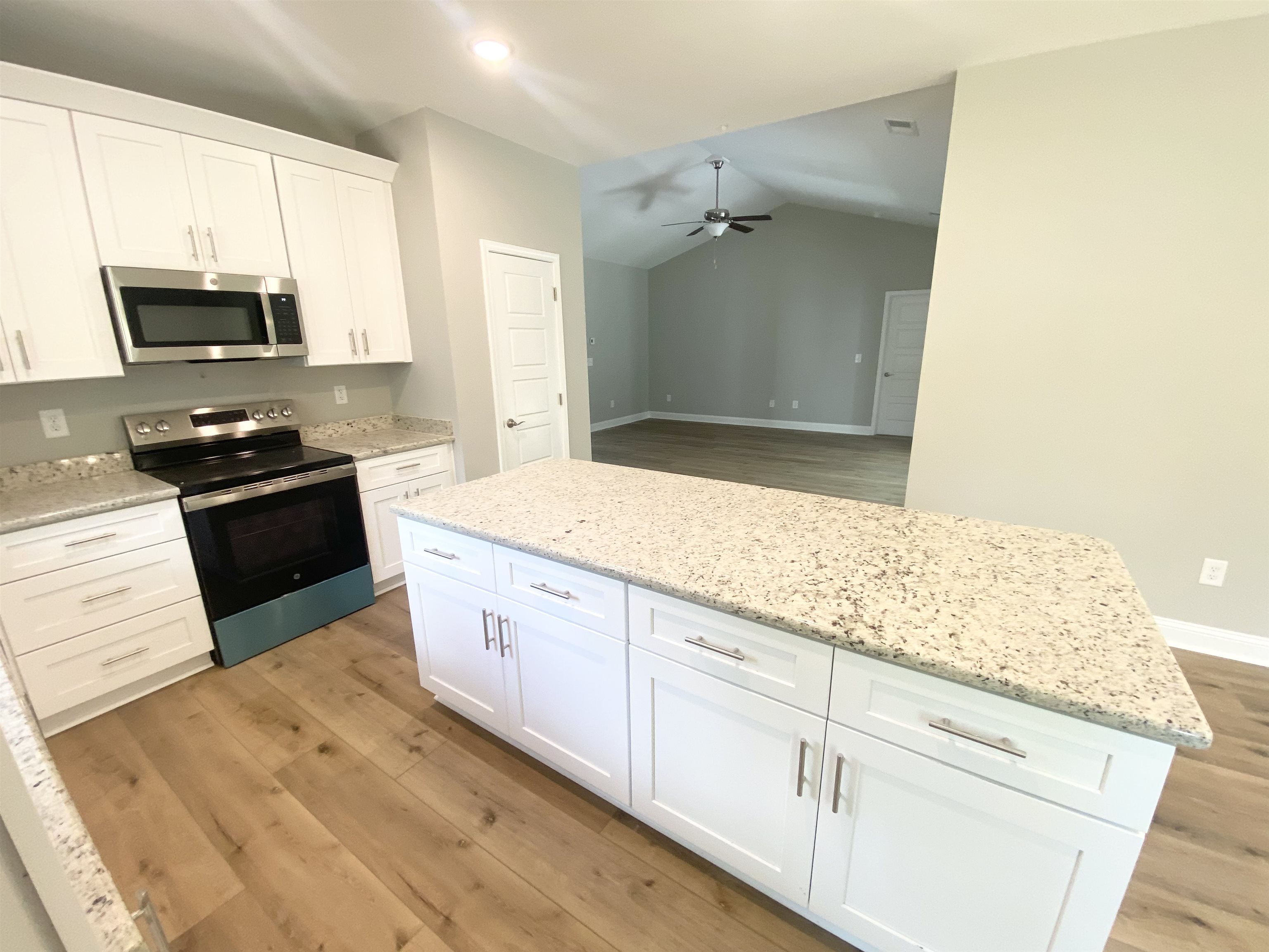 5545 Grape Arbor Lane Murrells Inlet, SC 29576 - Photo 6 of 27 Gallery Image 6