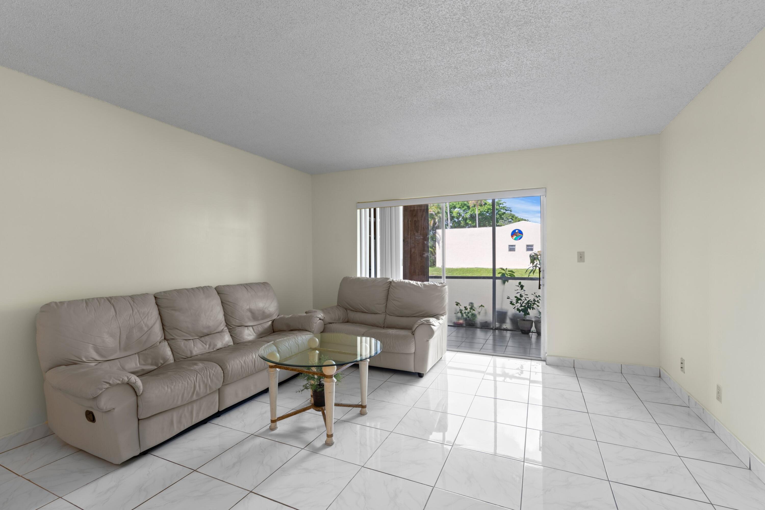 9374 Southwest 3rd Street, Unit 708 Boca Raton, FL 33428 - Photo 7 of 35 Living Room